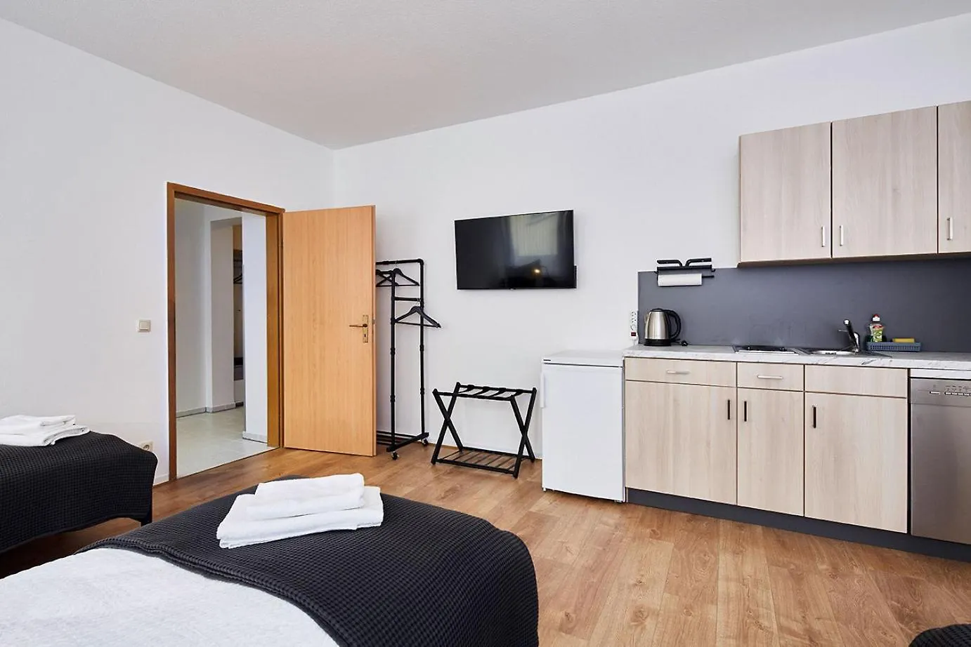 N01 Apartment Im Kuenstlerviertel - Naehe Innenstadt Und Ubahn, 2 Zimmer, 3 Einzelbetten Und Ein Doppelbett Nuremberg