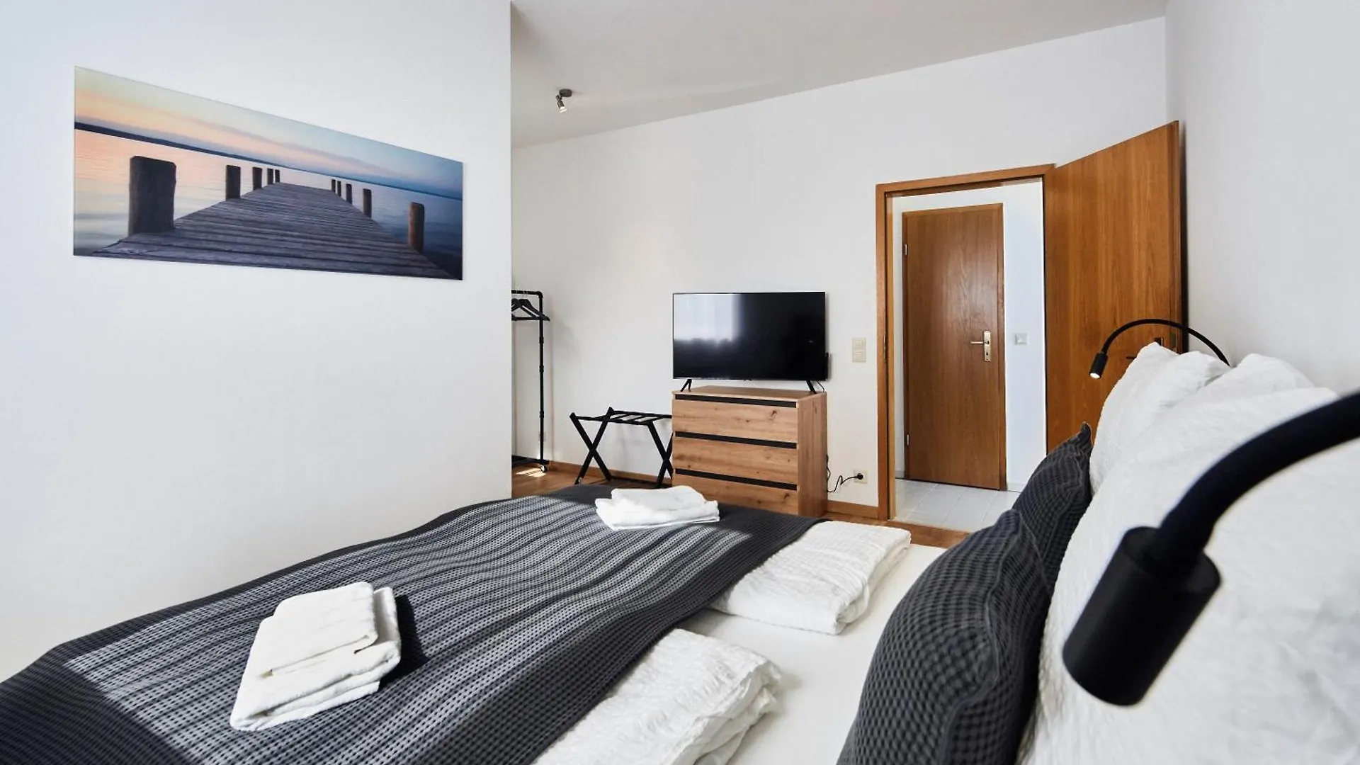 N01 Apartment Im Kuenstlerviertel - Naehe Innenstadt Und Ubahn, 2 Zimmer, 3 Einzelbetten Und Ein Doppelbett Nuremberg 0*,  Germany